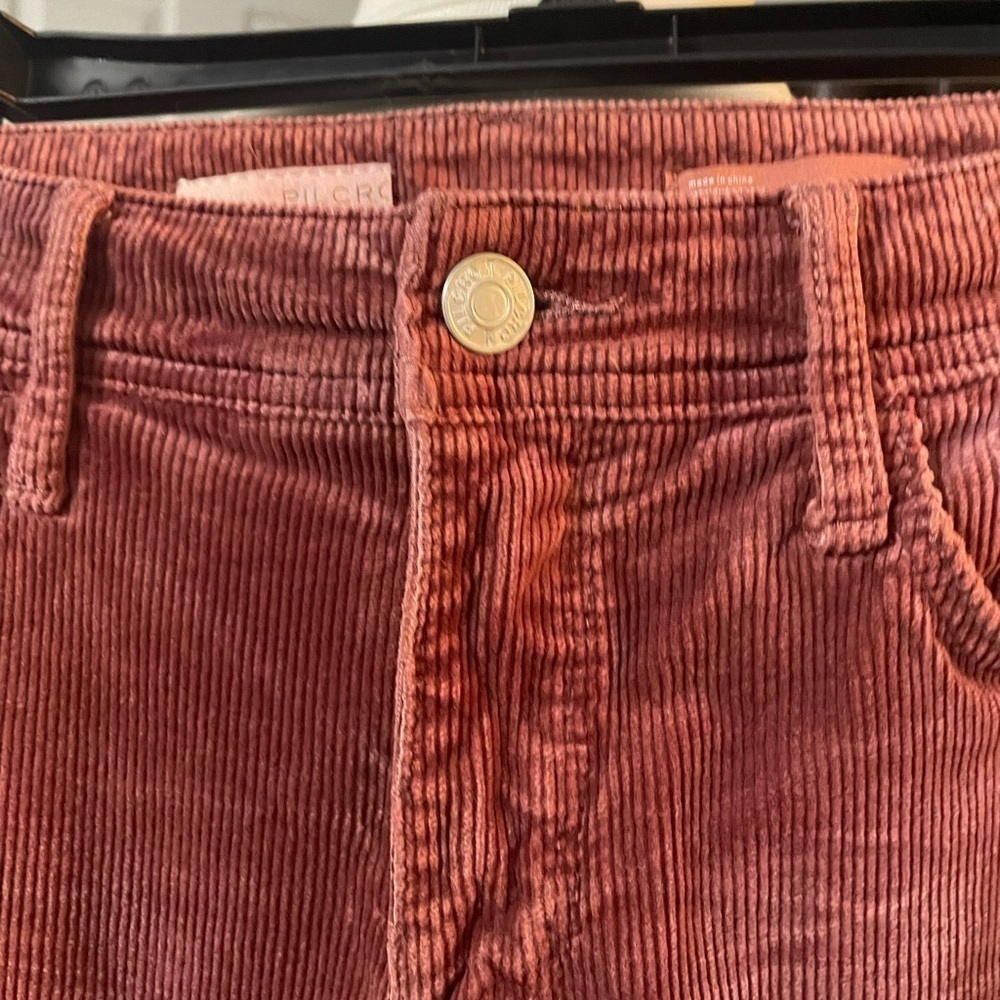 Pilcro‎ by Anthropology pink corduroy Slim Boyfriend crop pants.